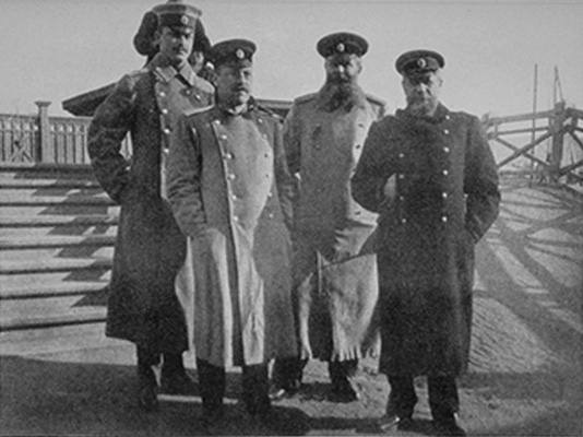 Sotaan lhdss: Everstiluutnantti Mannerheim, kapteeni v. Steven, eversti Meissner, amiraali Greve